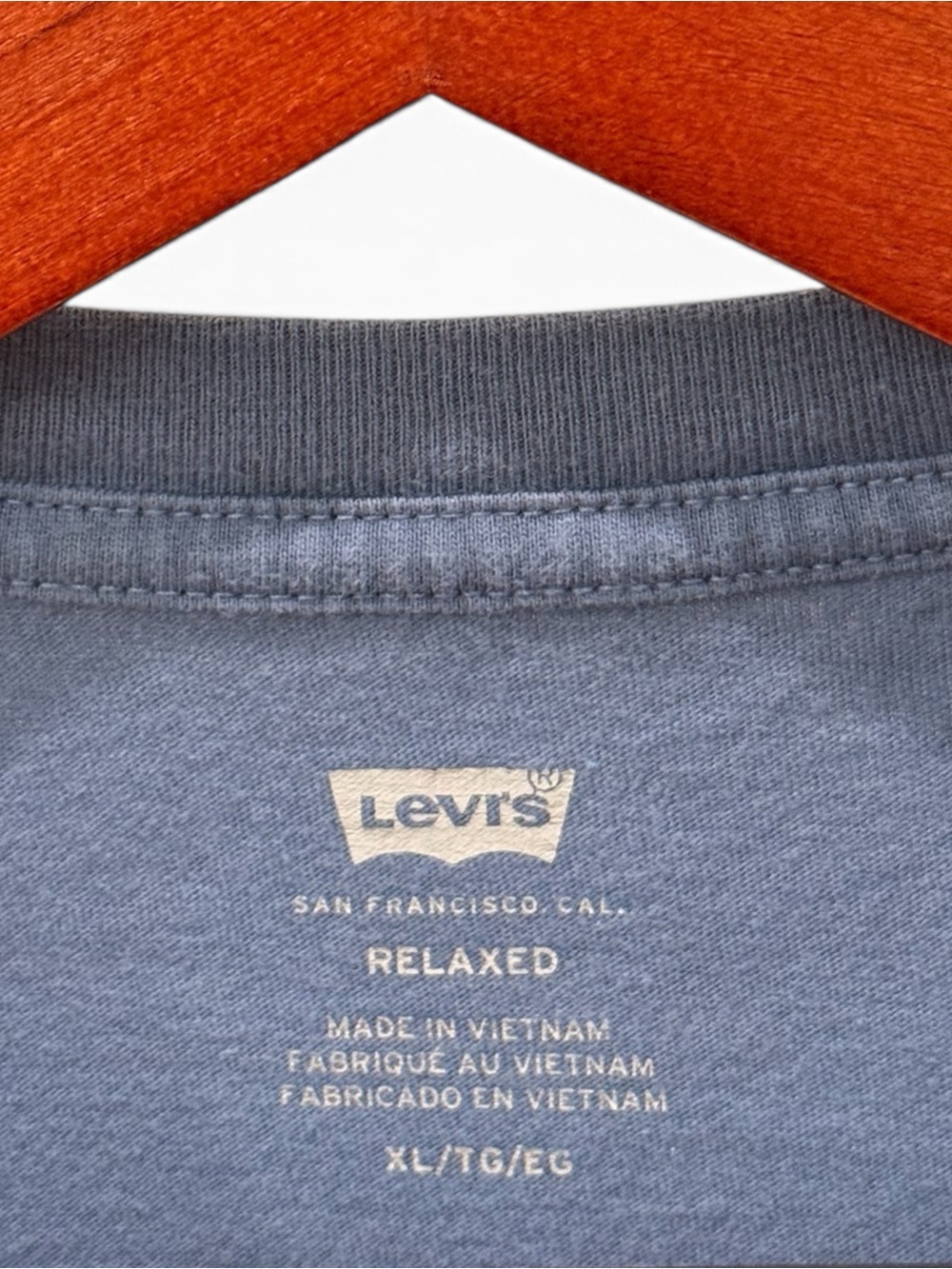 Levi’s Graphic T-Shirt Bundle | Men’s XL | 3 Shirts | Standard & Relaxed Fit - Picture 3 of 9